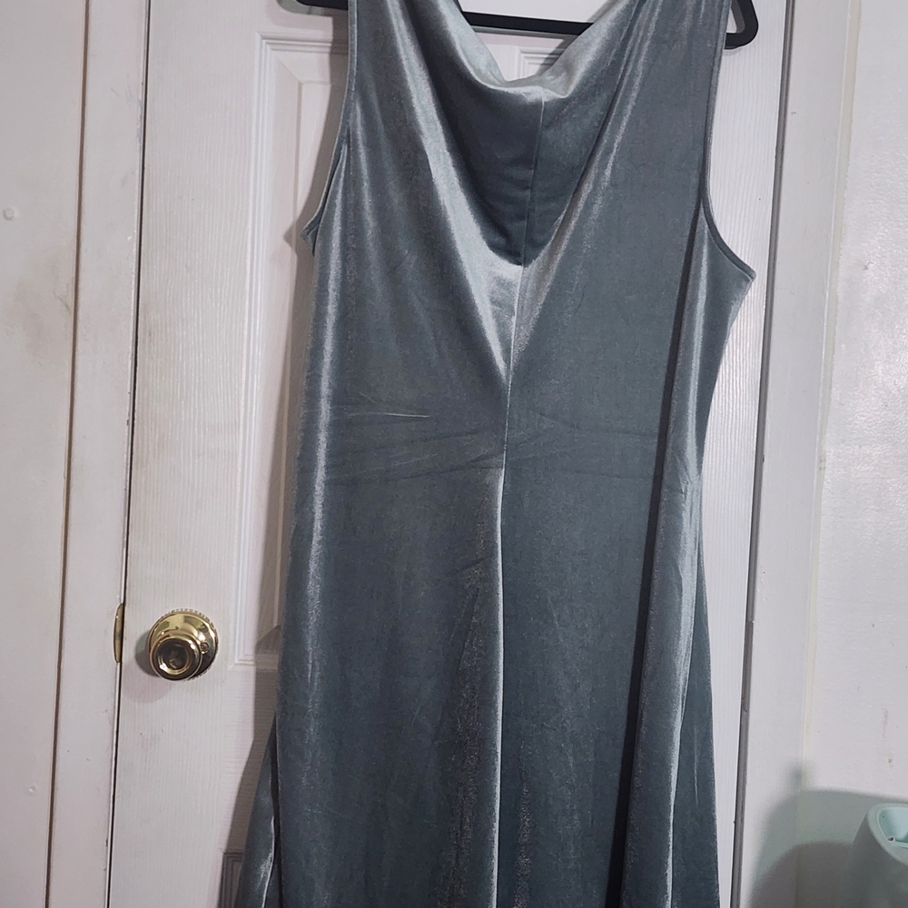 Old Navy Green Backless Dress - Picture 2 of 4